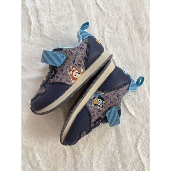 Bluey Sneakers Toddler Size 9C - Picture 1 of 9